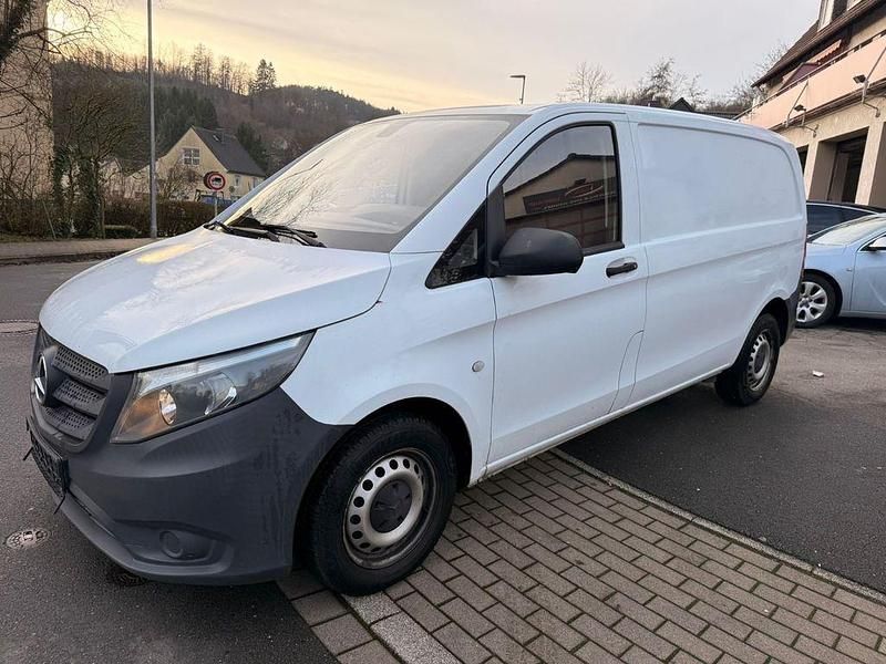 Weiß Gebraucht 2015 Mercedes Vito Van | 5.999 € (Guter Preis) - Bild 1/4
