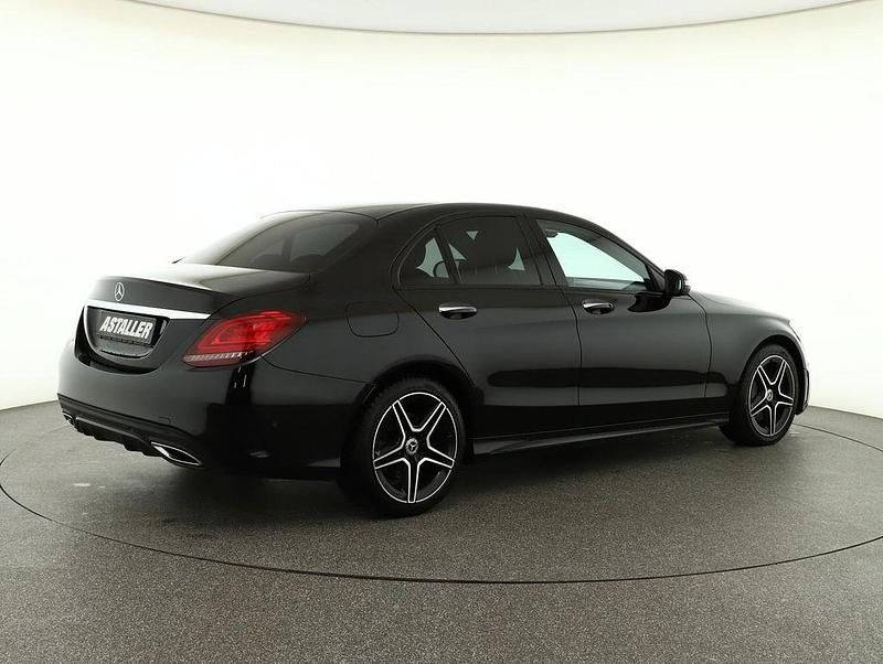 Gebraucht Mercedes C300 AMG line 245 PS (180 kW) 2019 Metalliclack obsidianschwarz Limousine