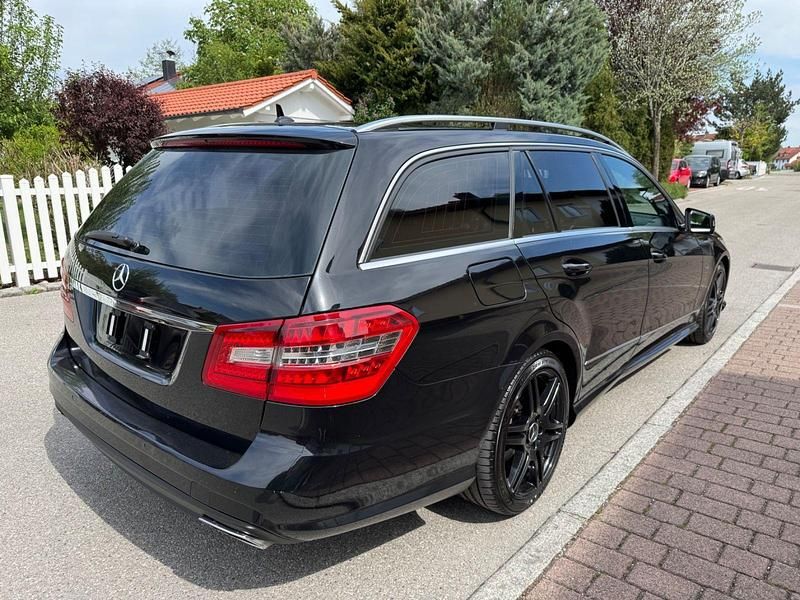 Gebraucht Mercedes E350 AMG line 231 PS (169 kW) 2010 Schwarz Kombi