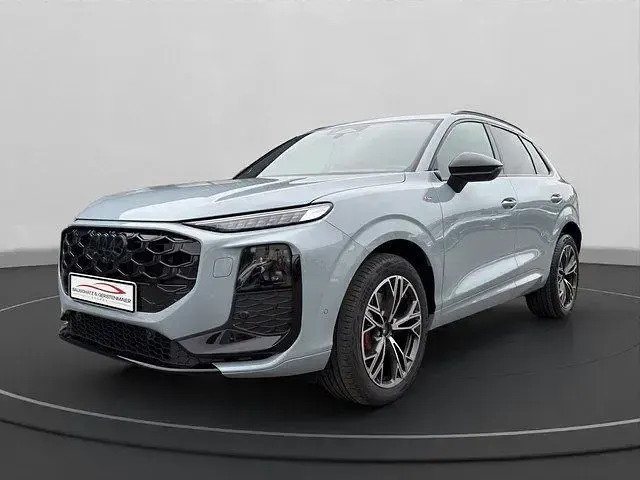 Gebraucht Audi Q3 Sport 265 PS (194 kW) 2025 Grau SUV