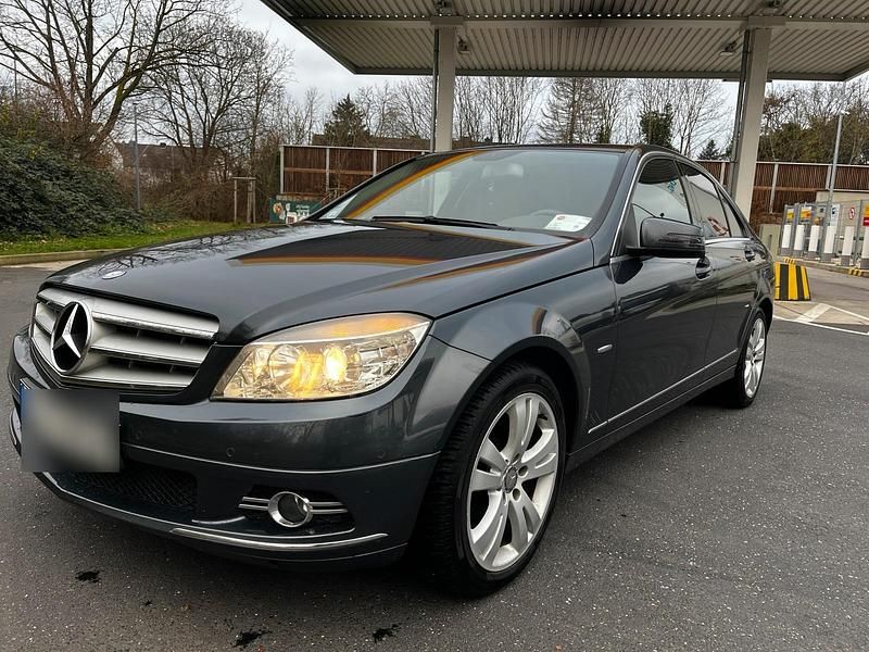 Grau Gebraucht 2008 Mercedes C180 Limousine | 8.888 € - Bild 1/4