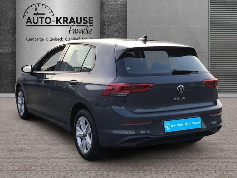 Gebraucht VW Golf VIII Life 131 PS (96 kW) 2024 Delfingrau Limousine