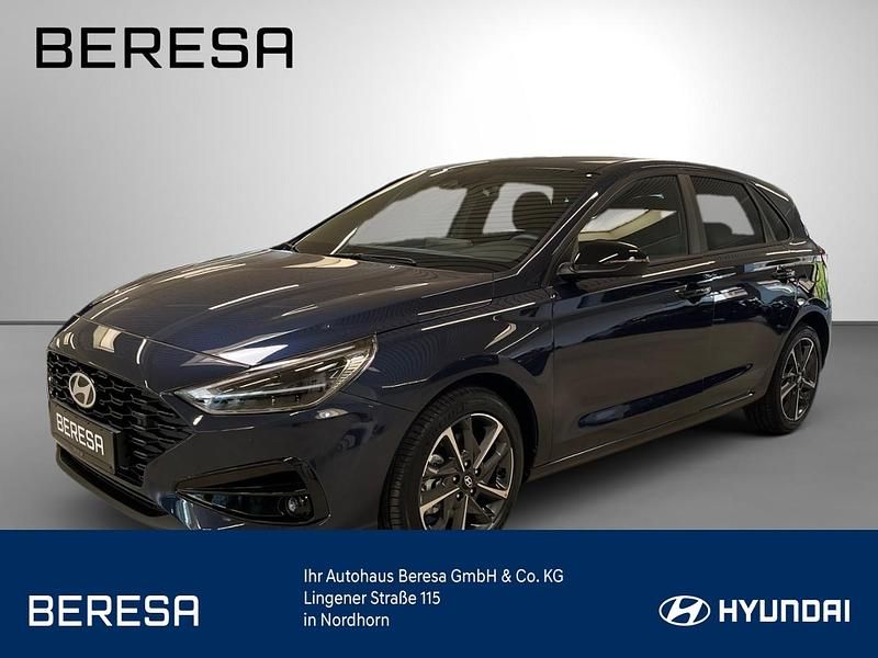 Sailing blue / mic Neu 2024 Hyundai i30 Advantage Limousine | 22.980 € (Fairer Preis) - Bild 1/4