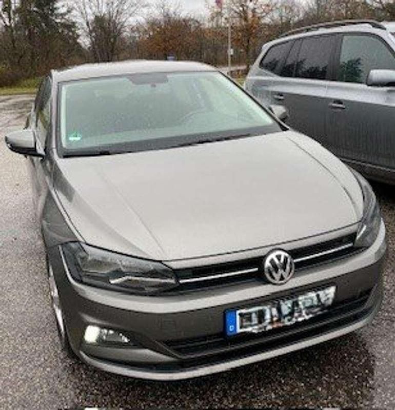 Grau Gebraucht 2018 VW Polo Comfortline Limousine | 7.990 € (Superpreis) - Bild 1/4