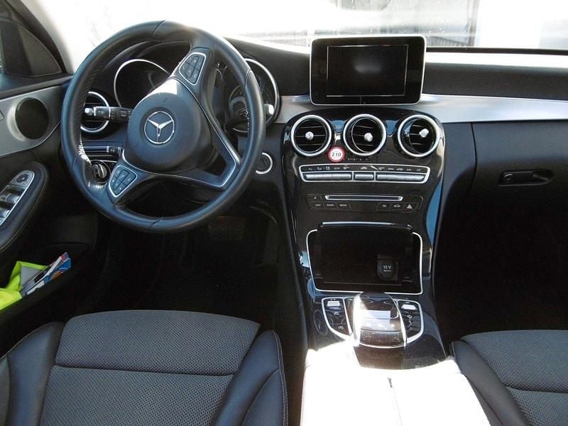 Gebraucht Mercedes C250 204 PS (150 kW) 2018 Blau Kombi