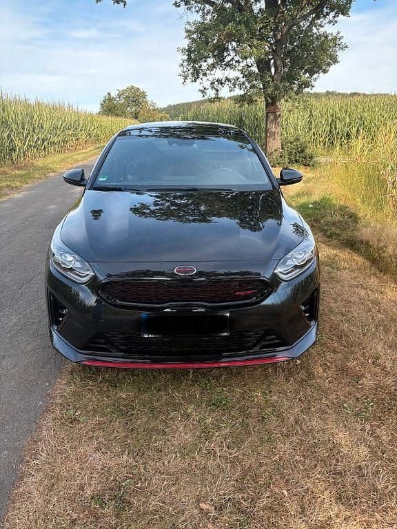 Schwarz Gebraucht 2020 Kia ProCeed GT Kleinwagen | 24.800 € (Fairer Preis) - Bild 1/4