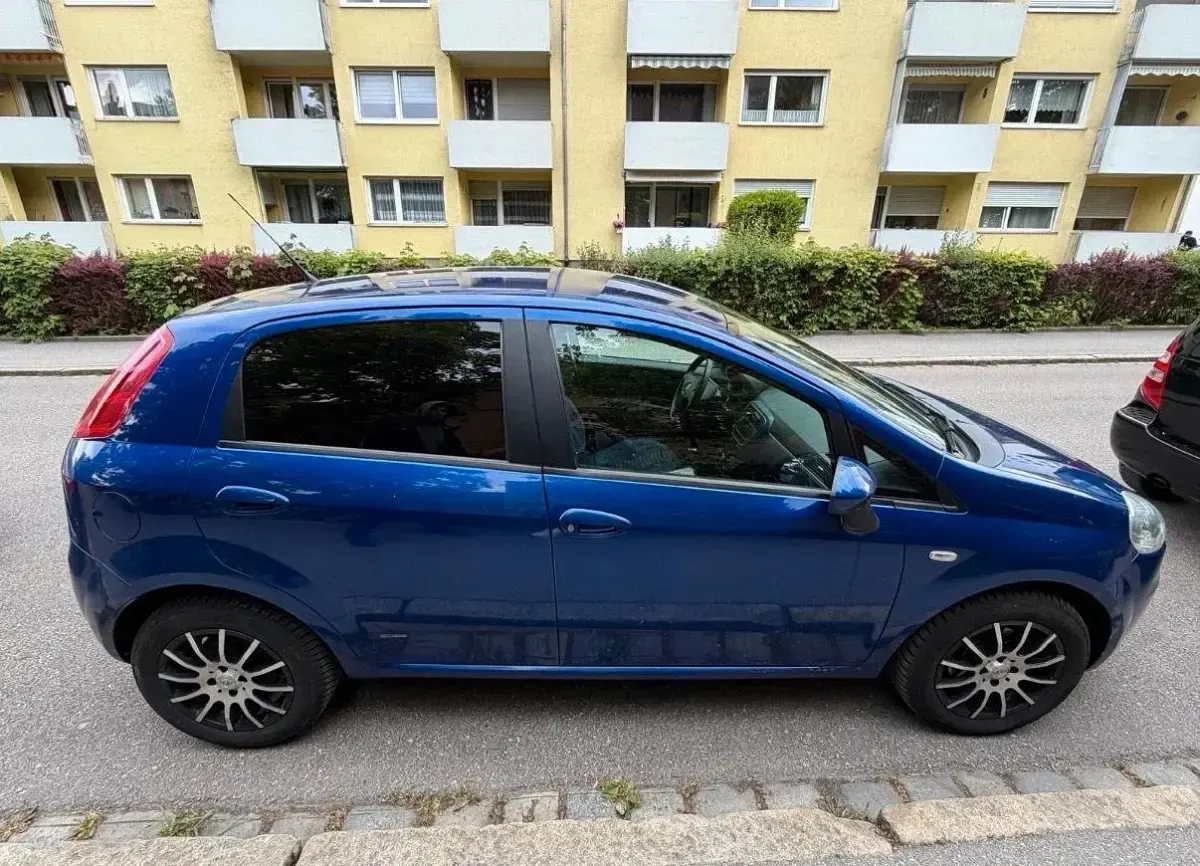 Gebraucht Fiat Punto 95 PS (69 kW) 2007 Blau Kleinwagen