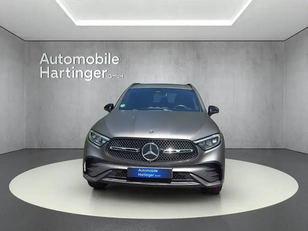 Gebraucht Mercedes GLC220 Sport 197 PS (144 kW) 2025 Schwarz SUV