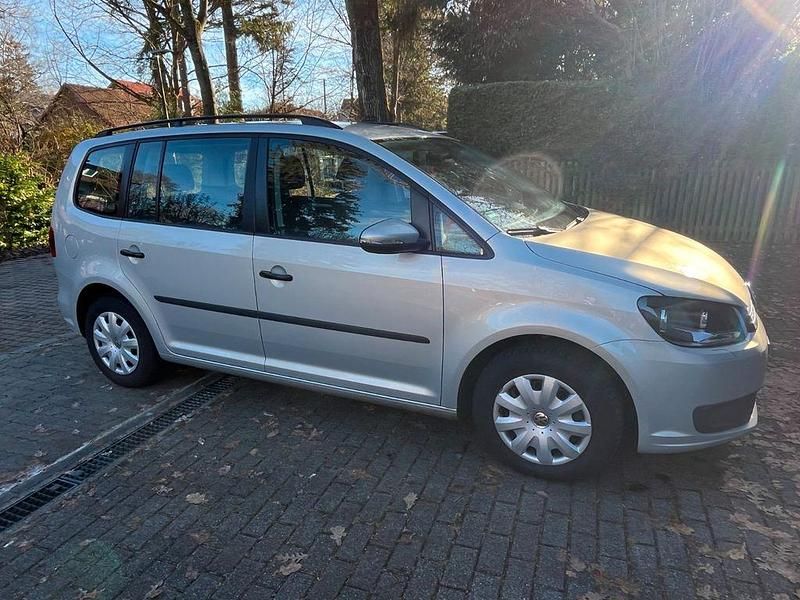 Silber Gebraucht 2012 VW Touran Trendline Van / Kleinbus | 5.900 € (Guter Preis) - Bild 1/4