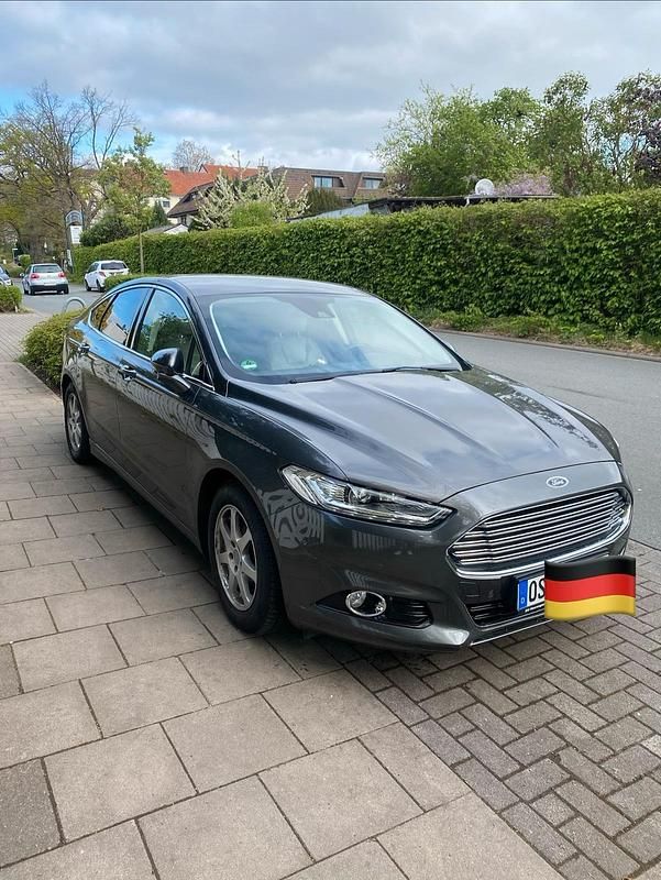 Grau Gebraucht 2015 Ford Mondeo Limousine | 12.900 € (Teuer) - Bild 1/4