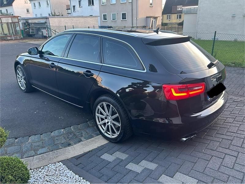 Gebraucht Audi A6 177 PS (130 kW) 2012 Schwarz Kombi