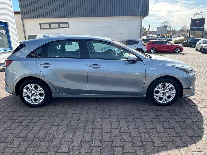 Gebraucht Kia Ceed Edition 7 101 PS (74 kW) 2024 Silber Kleinwagen
