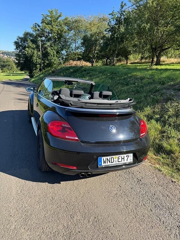 Usata VW Beetle 140 CV (102 kW) 2014 Nero Utilitaria