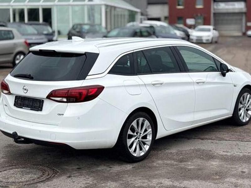 Gebraucht Opel Astra Dynamic 136 PS (100 kW) 2017 Schneeweiss/summitwhite/arctic Kombi