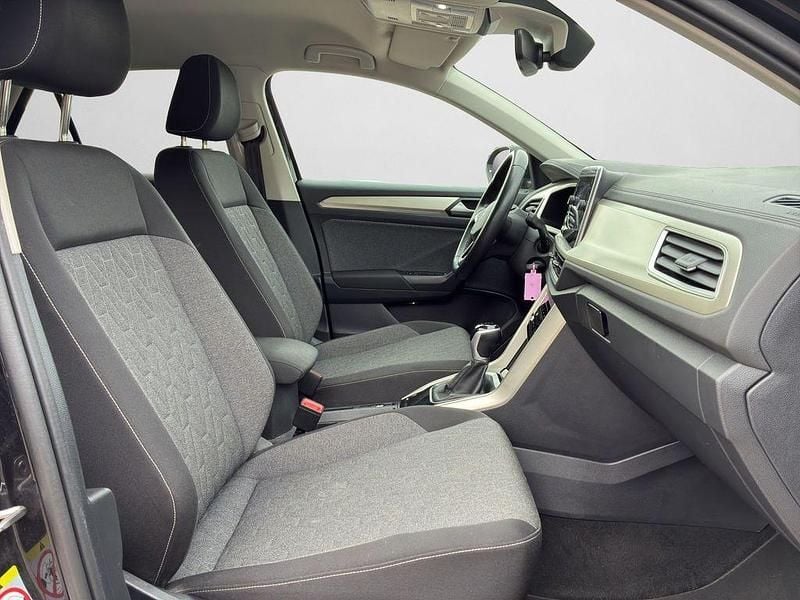 Gebraucht VW T-Roc Move 150 PS (110 kW) 2023 Deep black perleffekt (metallic) SUV