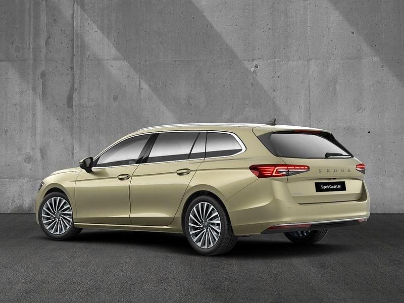 Neu Skoda Superb SportLine 204 PS (150 kW) 2025 Energyblau Kombi