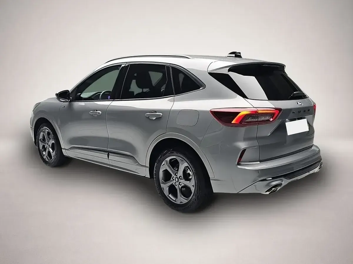 Gebraucht Ford Kuga ST-Line 186 PS (136 kW) 2025 Silber SUV