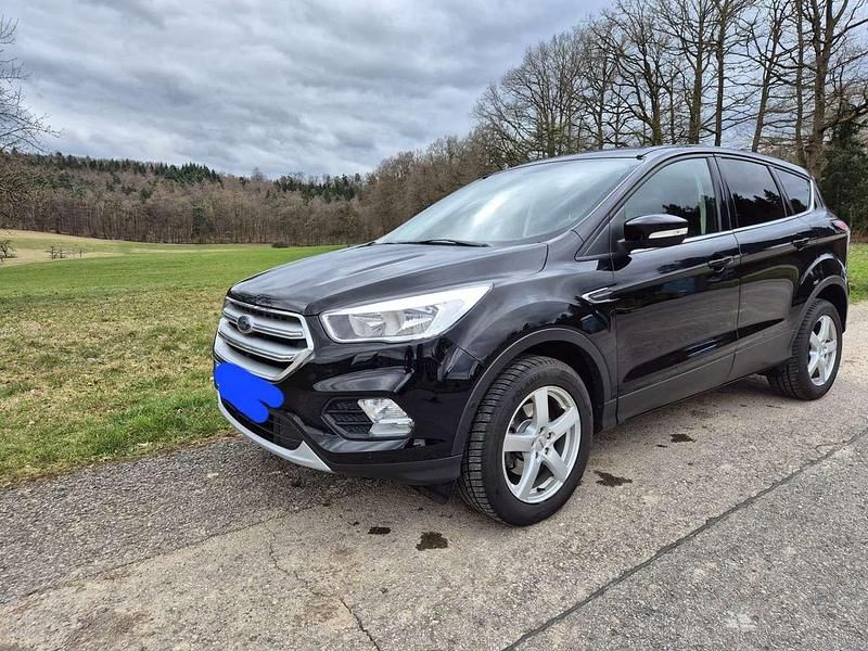 Gebraucht Ford Kuga Trend 150 PS (110 kW) 2017 Schwarz SUV