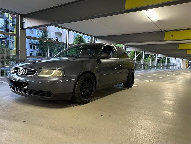 Grau Gebraucht 2002 Audi A3 Kleinwagen | 1.500 € (Guter Preis) - Bild 1/4