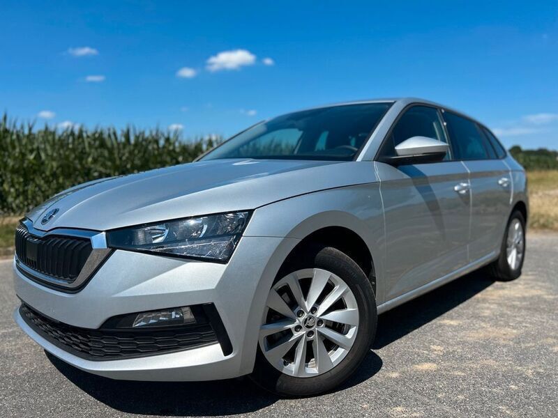 Silber Gebraucht 2024 Skoda Scala Kleinwagen | 19.348 € (Superpreis) - Bild 1/4