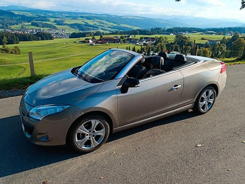 Beige Gebraucht 2010 Renault Mégane Cabriolet Dynamique Cabrio | 5.100 € (Fairer Preis) - Bild 1/4