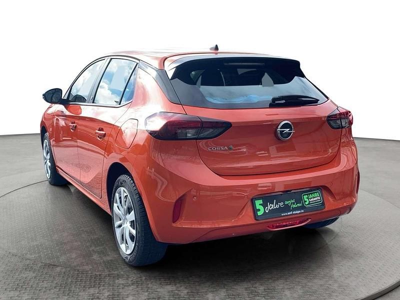 Gebraucht Opel Corsa-e Edition 100 kW (136 PS) 2022 Power orange/dynamik orange Kleinwagen