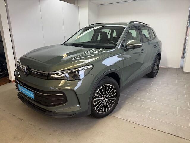 Andere farbe Gebraucht 2024 VW Tiguan Life SUV | 38.950 € (Etwas zu teuer) - Bild 1/2