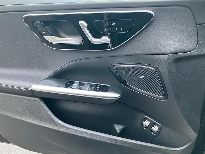 Gebraucht Mercedes C300e Night 204 PS (150 kW) 2022 Schwarz Limousine
