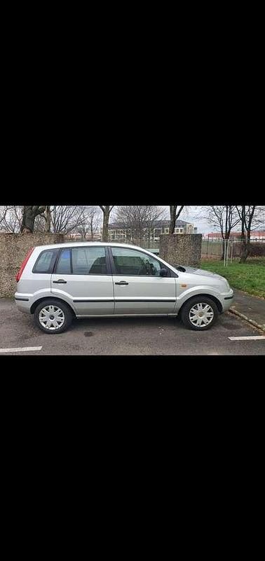 Gebraucht Ford Fusion 90 PS (66 kW) 2005 Silber Kleinwagen