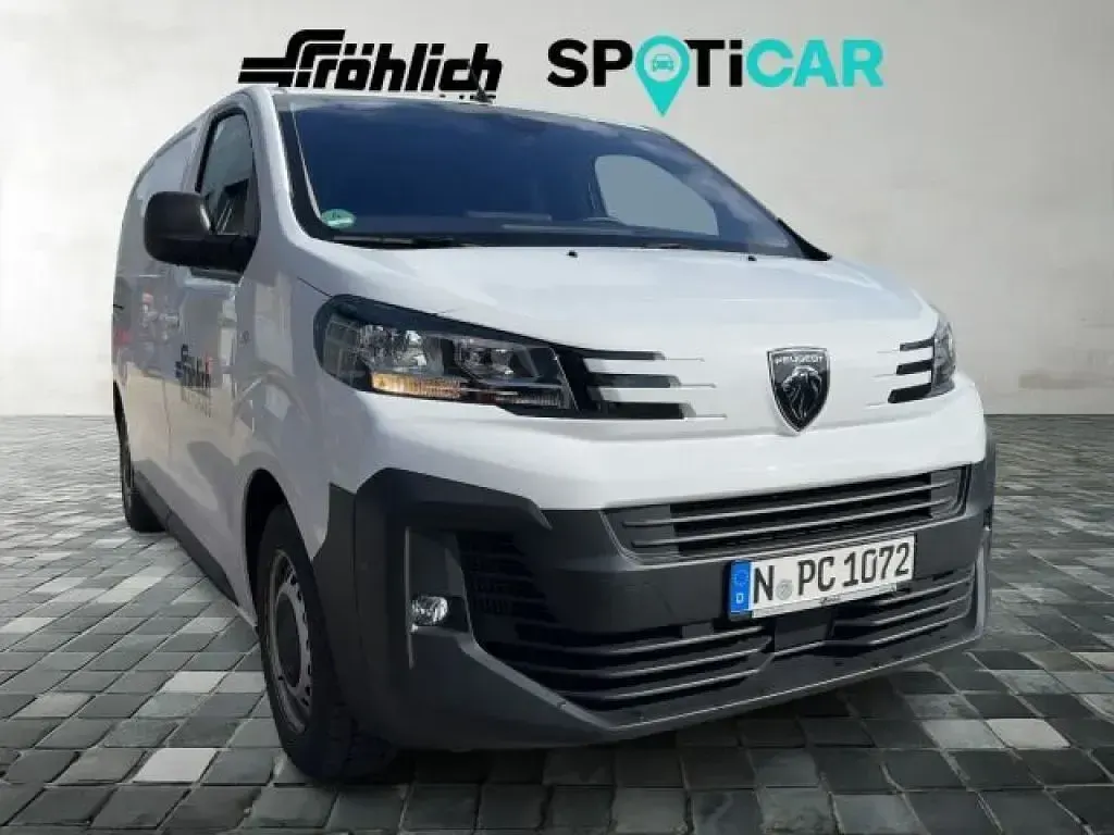 Gebraucht Peugeot Expert 144 PS (105 kW) 2024 Kaolin weiß Van