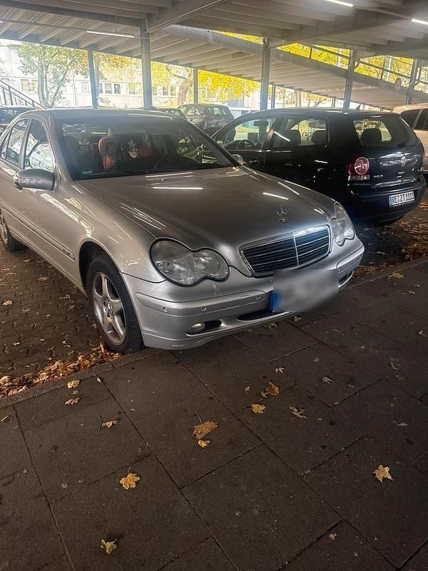Gebraucht Mercedes C200 163 PS (119 kW) 2004 Silber Limousine