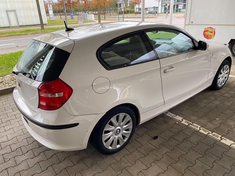 Occasion BMW 116 122 ch (89 kW) 2010 Blanc Citadine