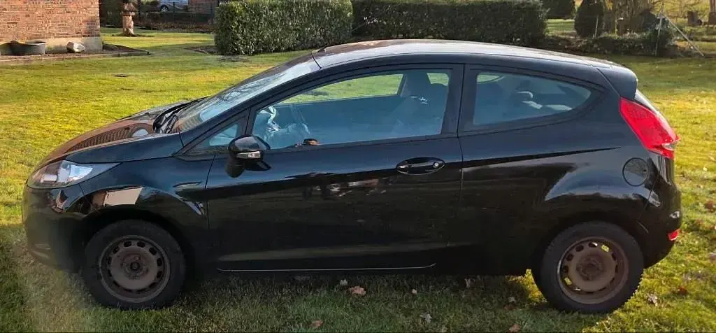 Gebraucht Ford Fiesta 60 PS (44 kW) 2011 Schwarz Kleinwagen