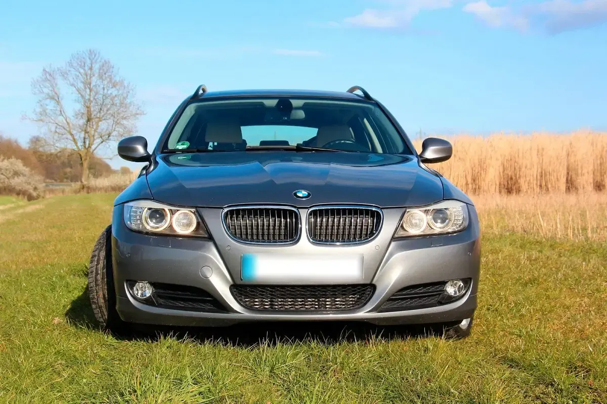 Gebraucht BMW 330 Sport Line 245 PS (180 kW) 2008 Grau Limousine