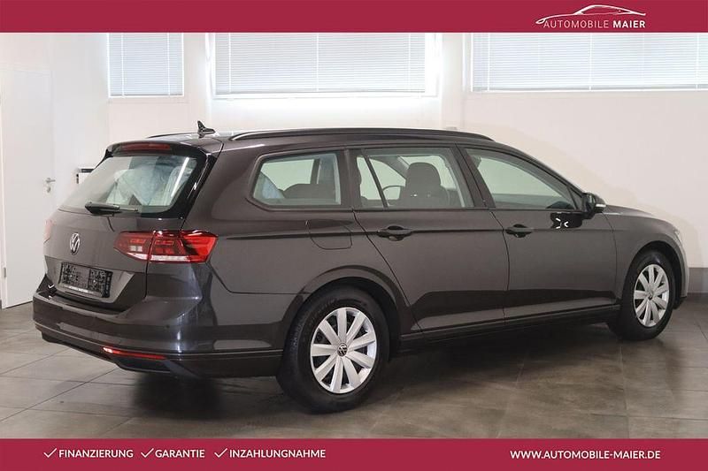 Gebraucht VW Passat 122 PS (89 kW) 2023 Mangangrau metallic Kombi
