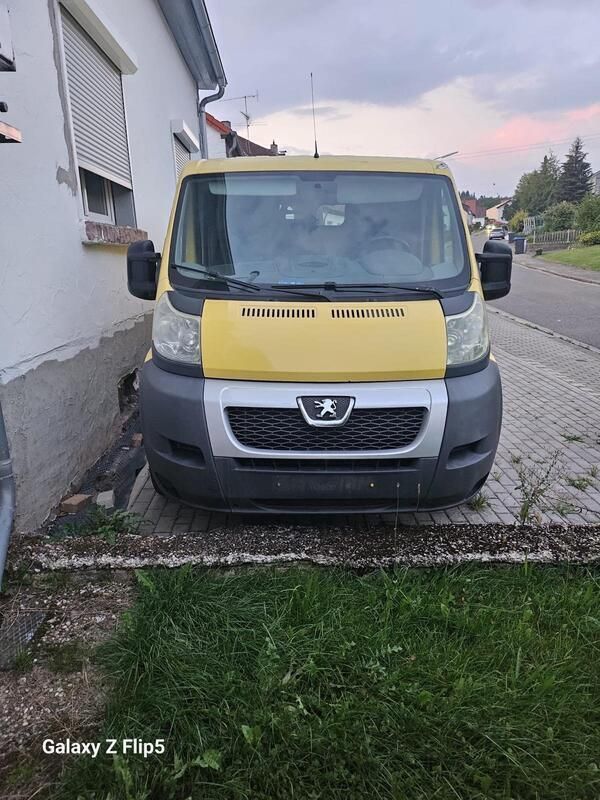 Gelb Gebraucht 2010 Peugeot Boxer Van | 6.500 € (Etwas zu teuer) - Bild 1/4
