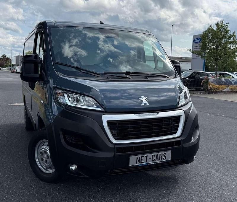 Grau Gebraucht 2021 Peugeot Boxer Van | 17.750 € (Guter Preis) - Bild 1/3