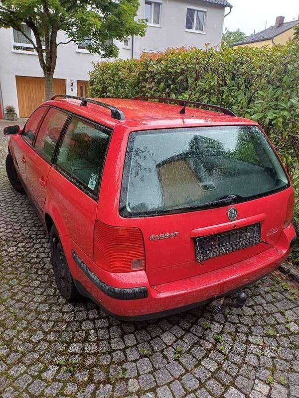 Gebraucht 1998 VW Passat Comfortline Limousine | 1.300 € (Guter Preis) - Bild 1/4