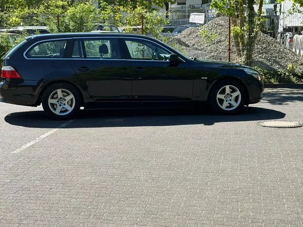 Second-hand BMW 520 177 CP (130 kW) 2009 Negru Break