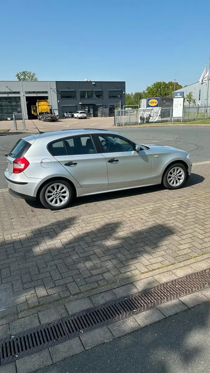 Gebraucht BMW 116 116 PS (85 kW) 2004 Silber Kleinwagen