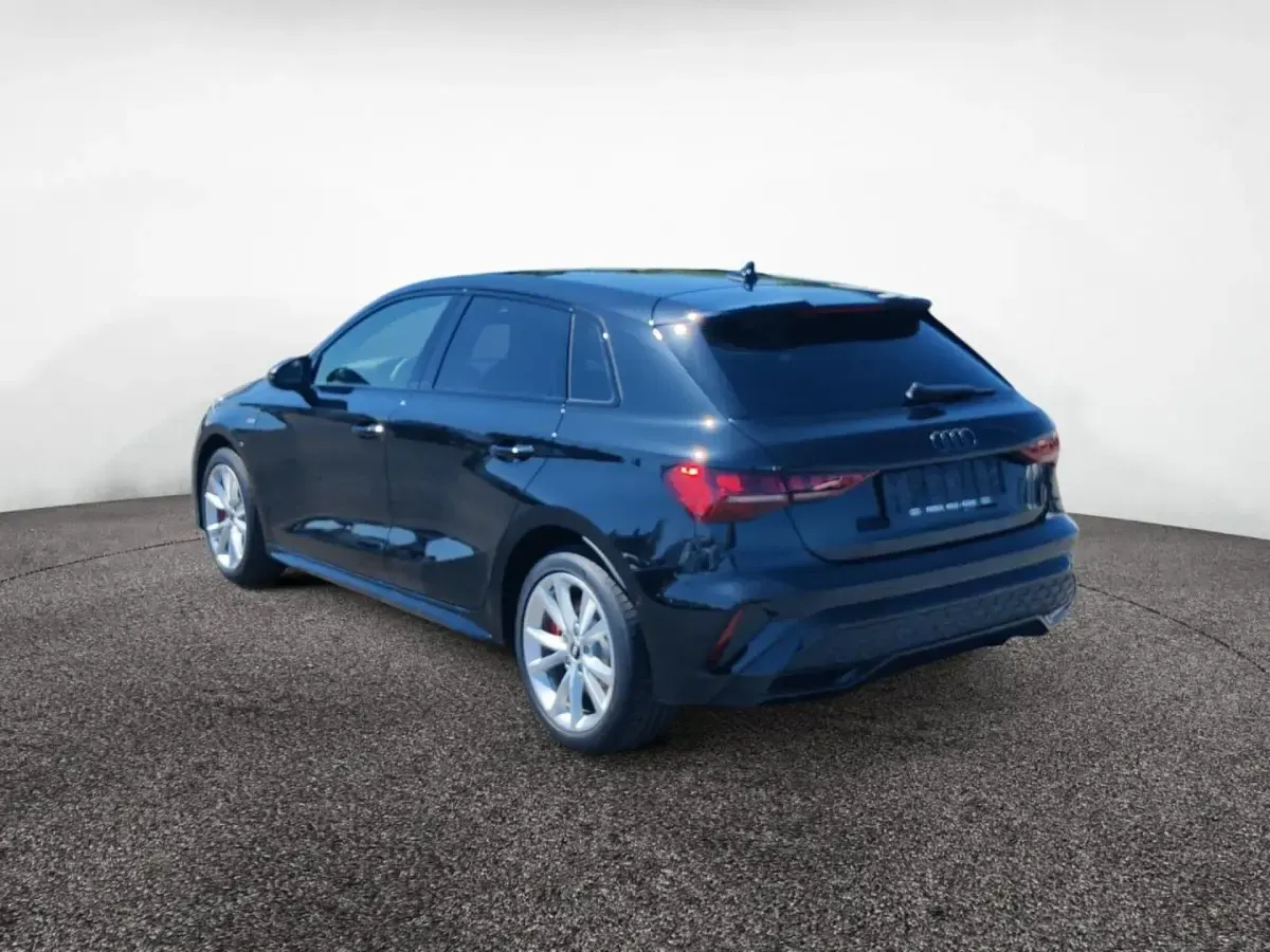Gebraucht Audi A3 Sportback e-tron S-Line 272 PS (200 kW) 2026 Mythosschwarz metallic Kleinwagen