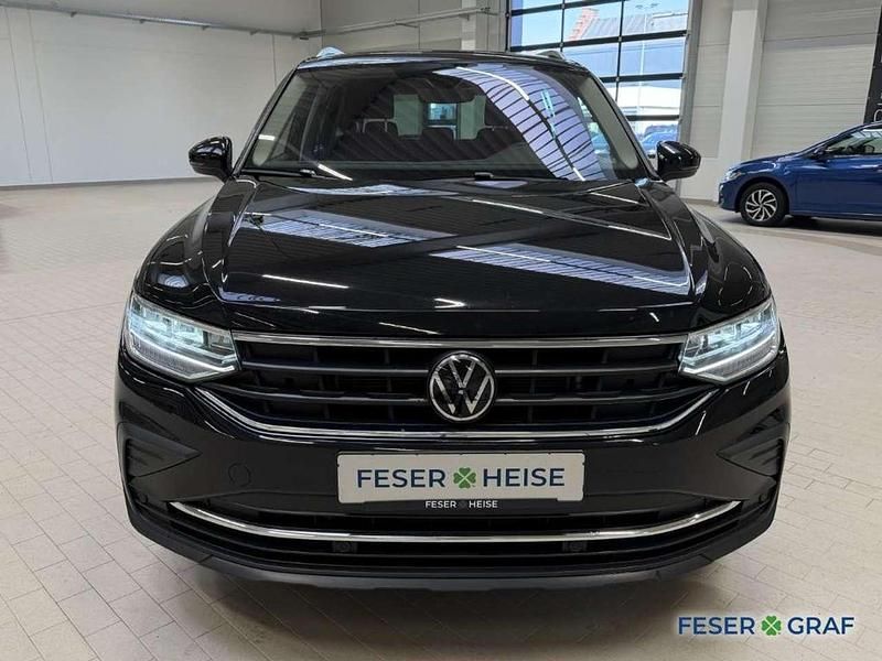 Gebraucht VW Tiguan Active 150 PS (110 kW) 2022 Deep black perleffekt SUV