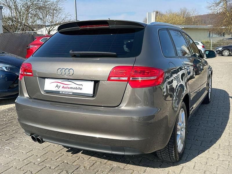 Gebraucht Audi A3 Ambiente 125 PS (91 kW) 2011 Grau Kleinwagen