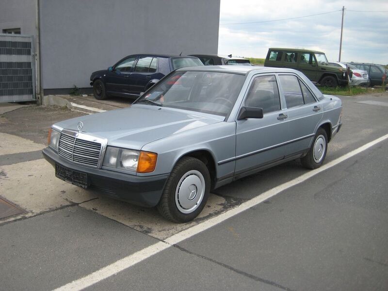 Blau Gebraucht 1984 Mercedes 190 Limousine | 6.000 € - Bild 1/4