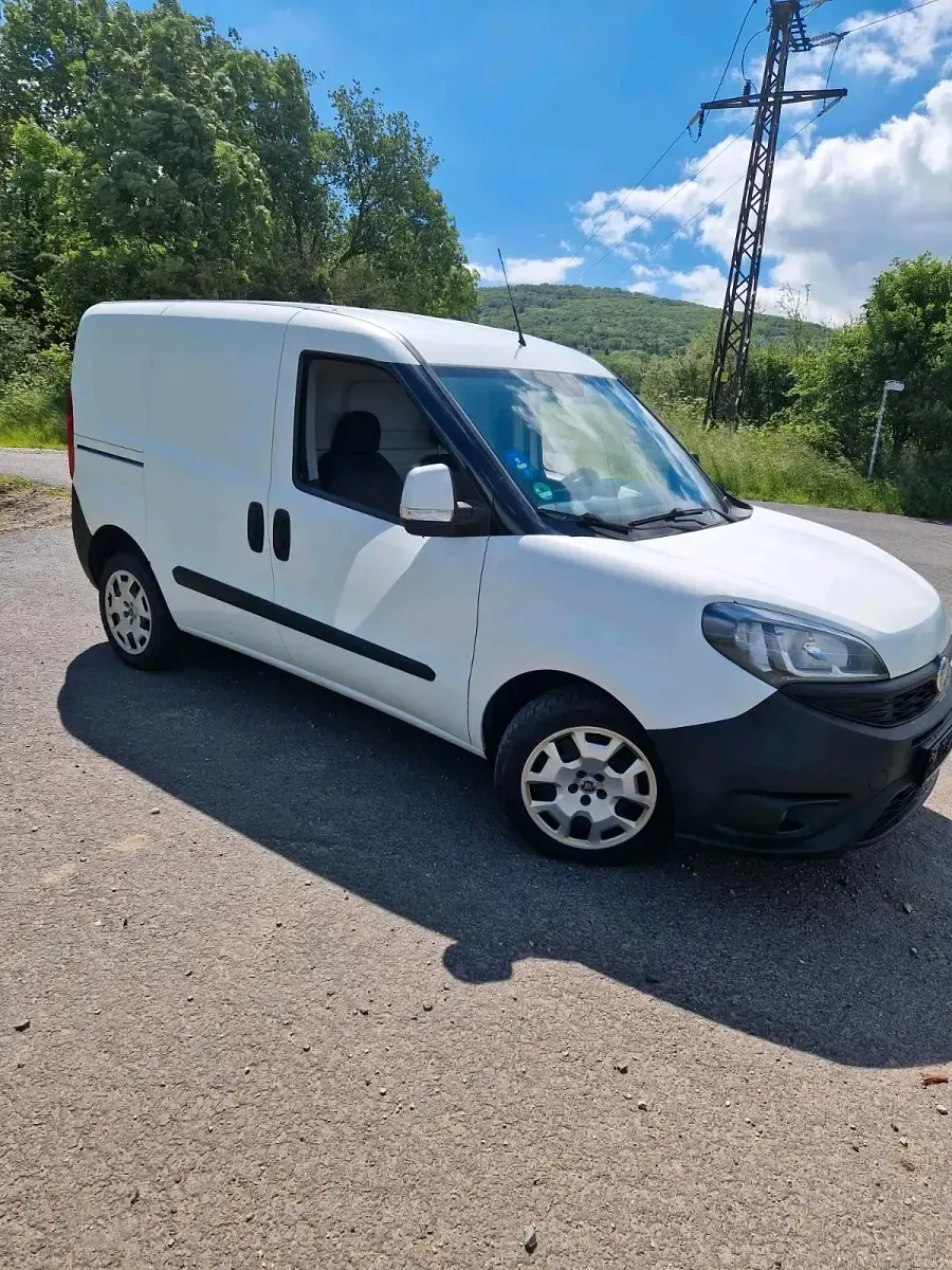 Gebraucht Fiat Doblò 101 PS (74 kW) 2019 Weiß Van / Kleinbus