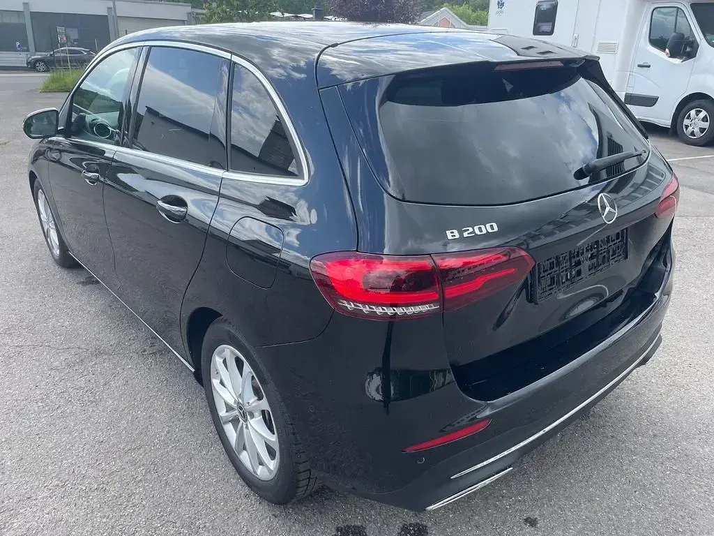 Gebraucht Mercedes B200 163 PS (119 kW) 2020 Schwarz Kleinwagen