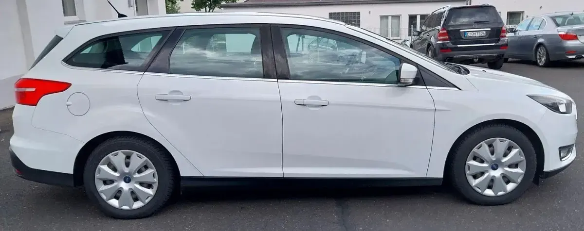 Gebraucht Ford Focus Titanium 120 PS (88 kW) 2015 Weiss Kombi