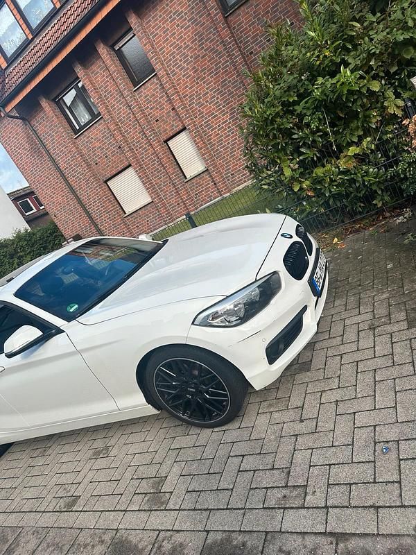 Gebraucht BMW 116 Advantage 116 PS (85 kW) 2016 Weiß Kleinwagen