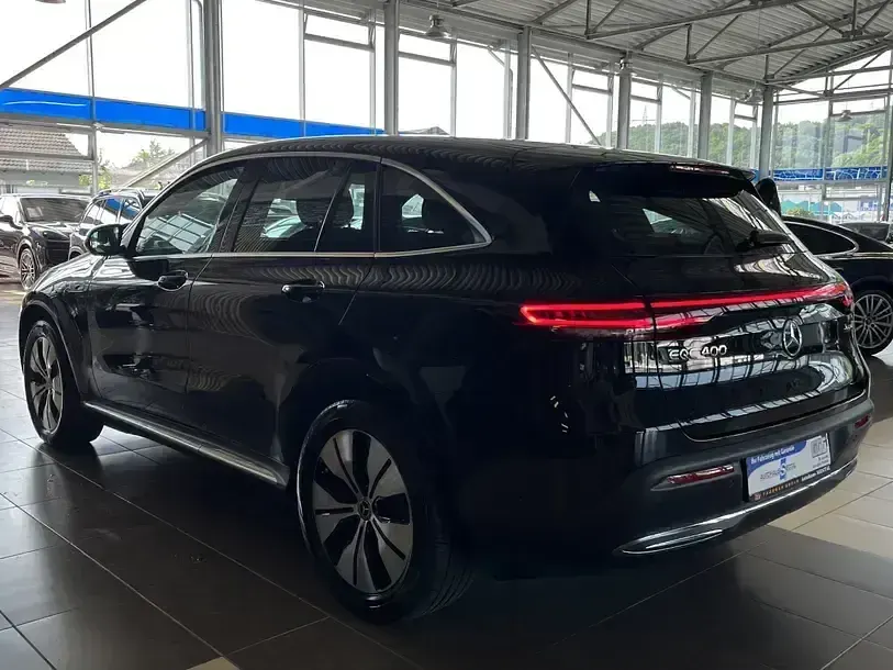 Gebraucht Mercedes EQC400 300 kW (408 PS) 2021 Schwarz SUV