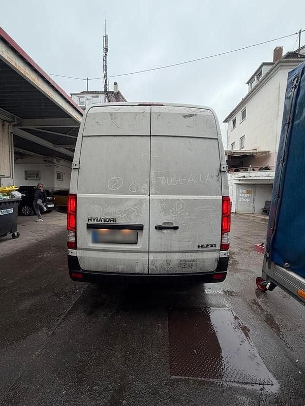 Gebraucht Hyundai H 350 150 PS (110 kW) 2016 Weiß Van